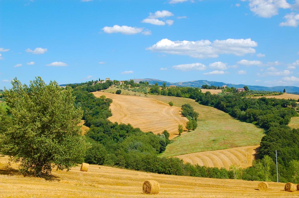 Agriturismo Casale Dei Frontini San Terenziano Exteriör bild